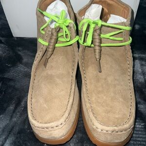 Hush Puppies Suede Chukka Boots in Taupe Size 13 Medium Width NEW